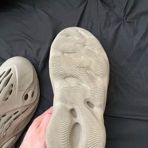 Yeezy foam runners size 10